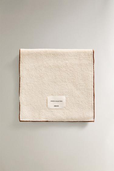 KATOENEN SPORTHANDDOEK - Ecru van Zara