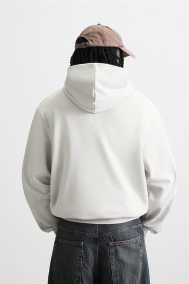SWEAT À CAPUCHE BASIQUE - Gris perle de Zara - Image 2