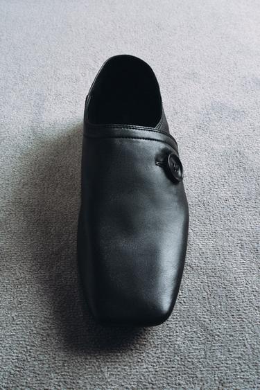 Zara FLAT LEATHER SHOES WITH BUTTON DETAIL - Black