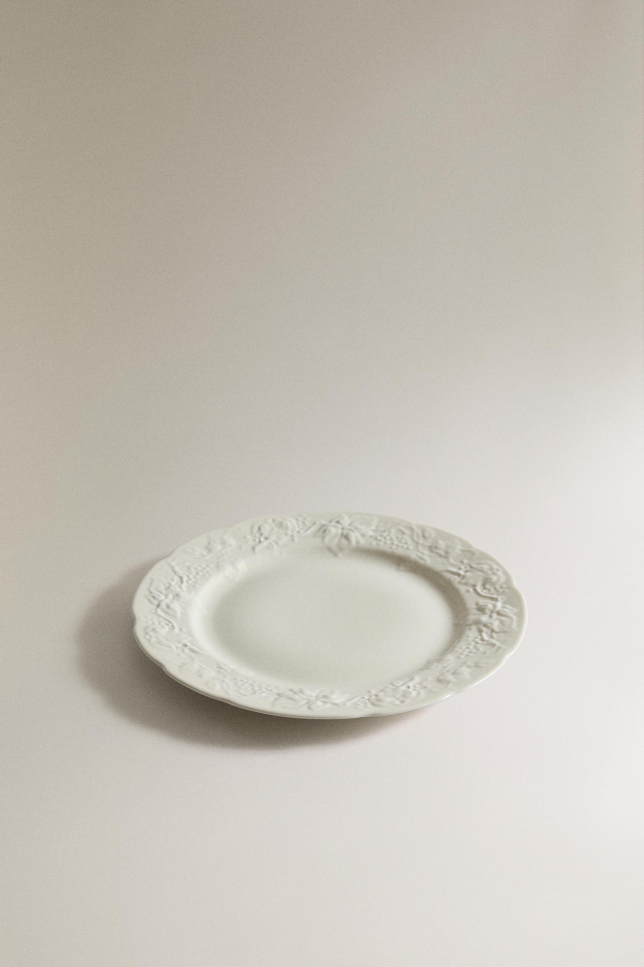 GRAPE DESIGN PORCELAIN DESSERT PLATE — Cream