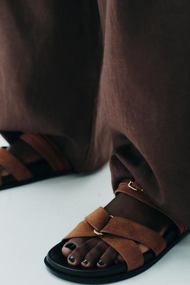 SPLIT SUEDE CROSS STRAP SANDALS - Dark tan by Zara