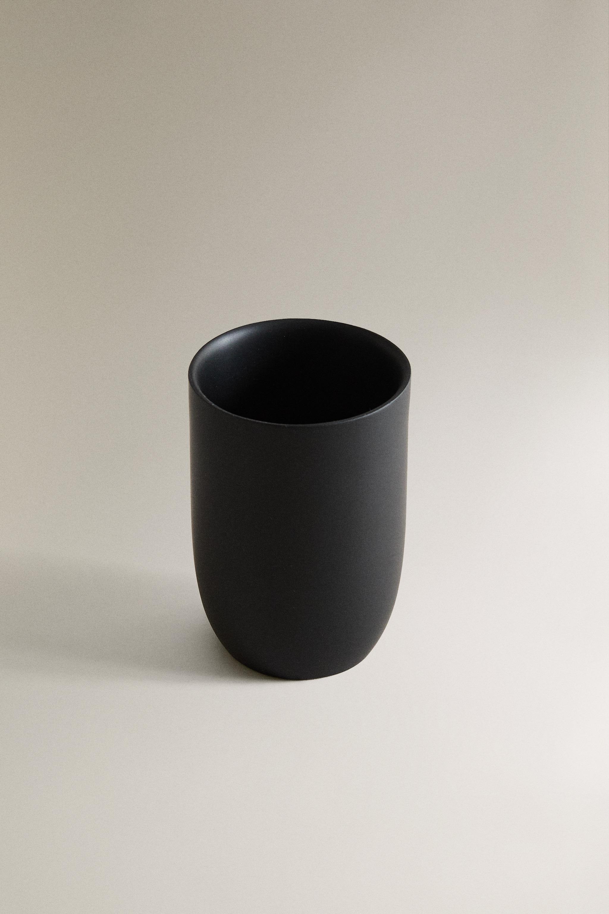 BLACK RESIN TOOTHBRUSH TUMBLER — Black