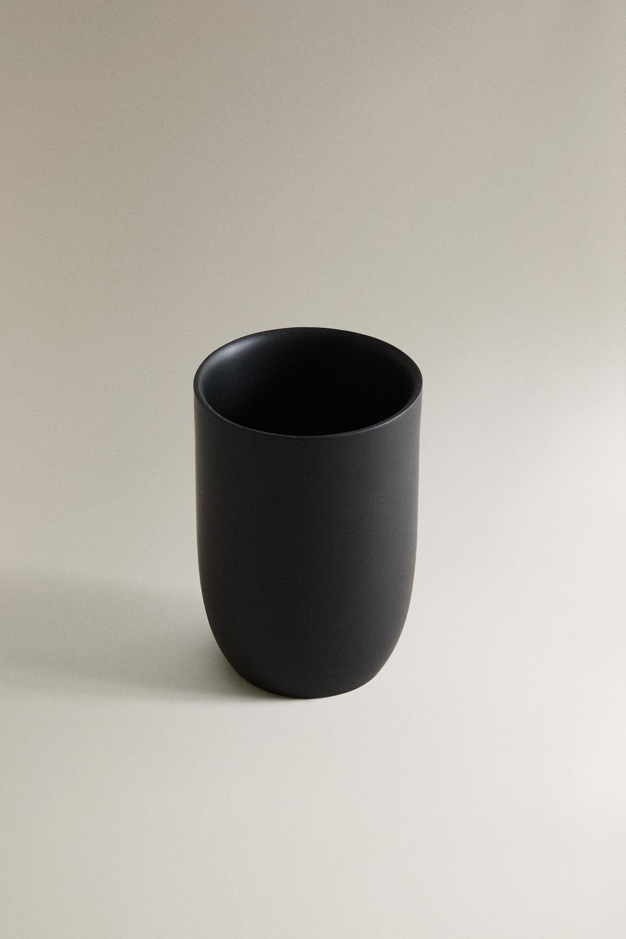 BLACK RESIN TOOTHBRUSH TUMBLER — Black