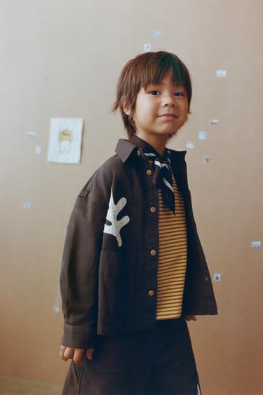 جاكيت قميصي برقع أوراق - بني الخاص بـ Zara