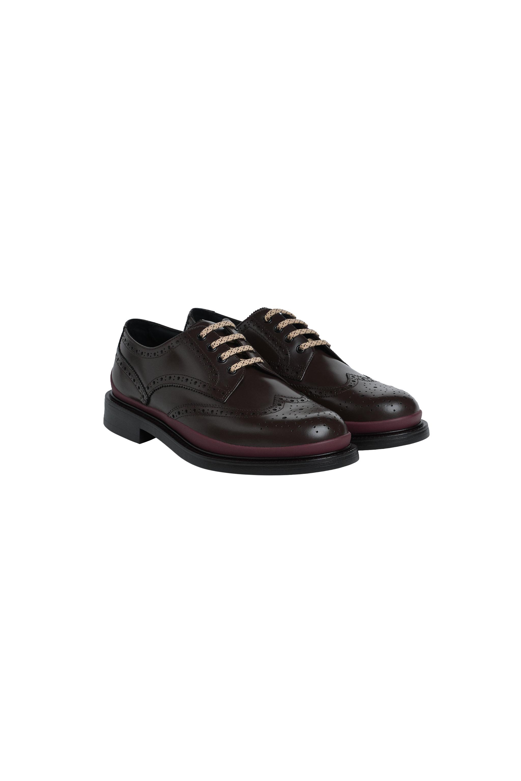CHAUSSURES EN CUIR