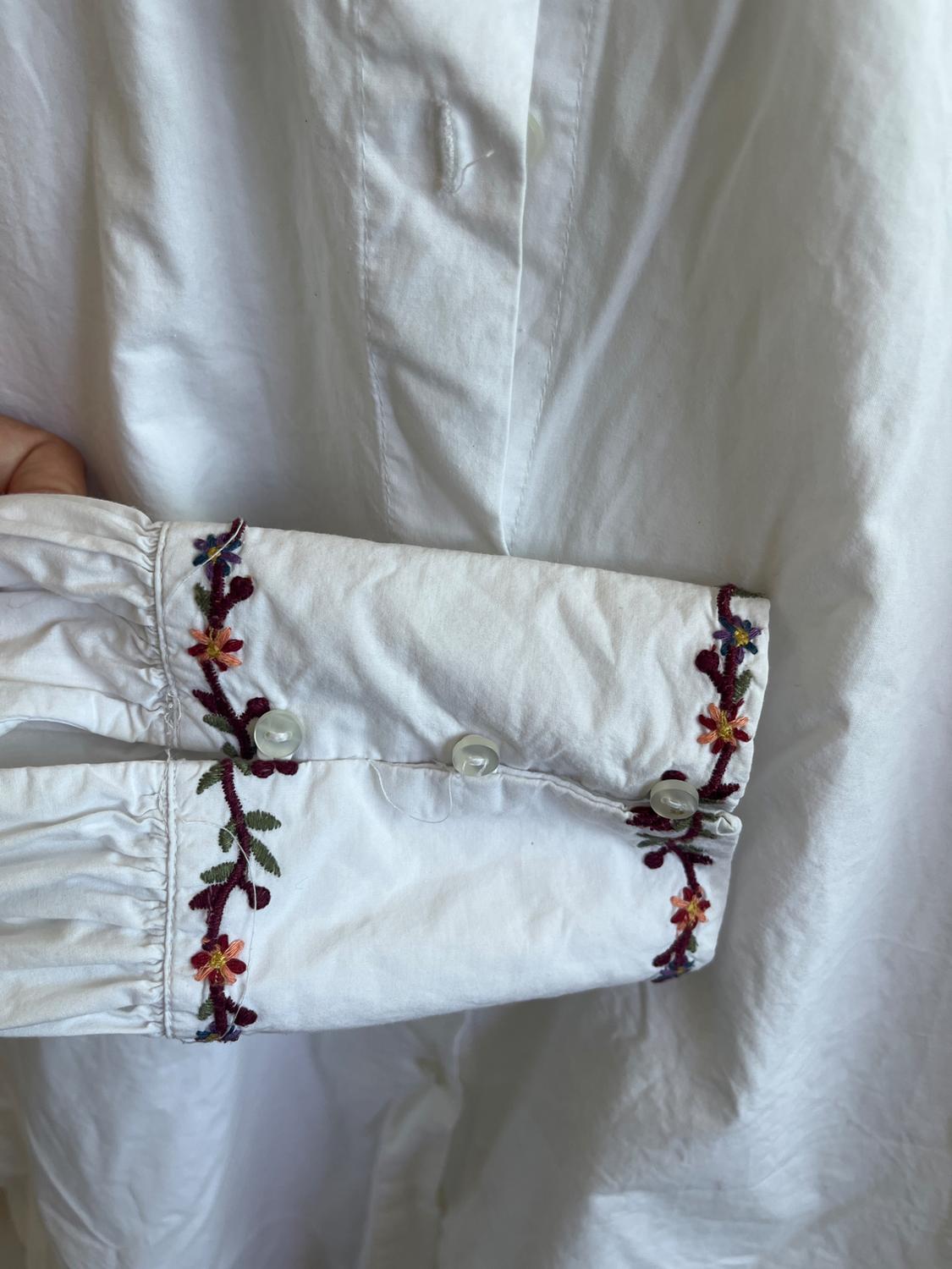 SHIRT WITH EMBROIDERED COLLAR AND CUFFS - Image 4