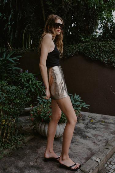 MINI JUPE EFFET MATIÈRE SYNTHÉTIQUE - Argent de Zara - Image 3