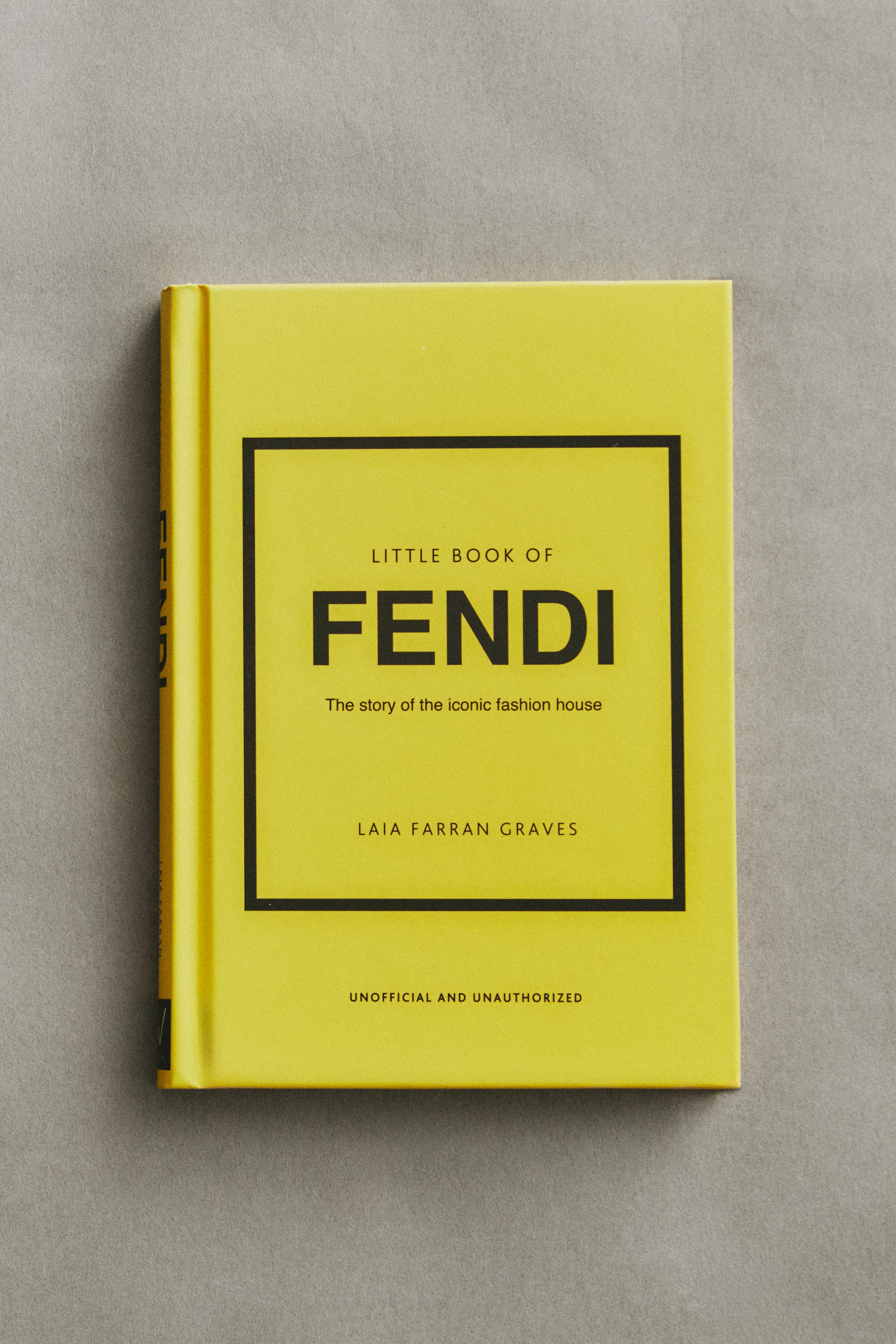 FENDI　ブランドブック Little Book of Fendi | Yellow Goatskin Leather – Graphic Image