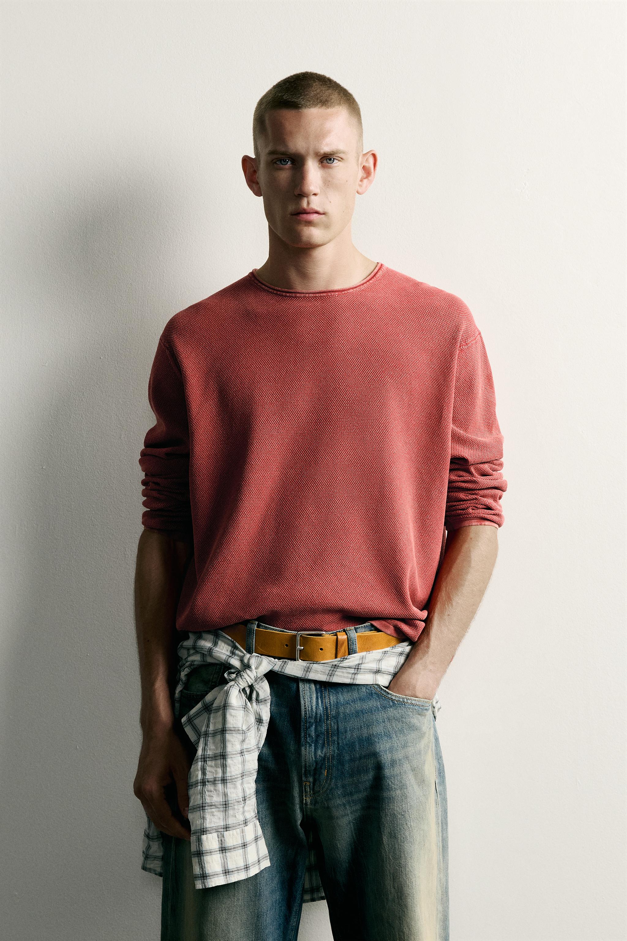RELAXED FIT WASHED TEXTURE SWEATER — Red (alternate view)