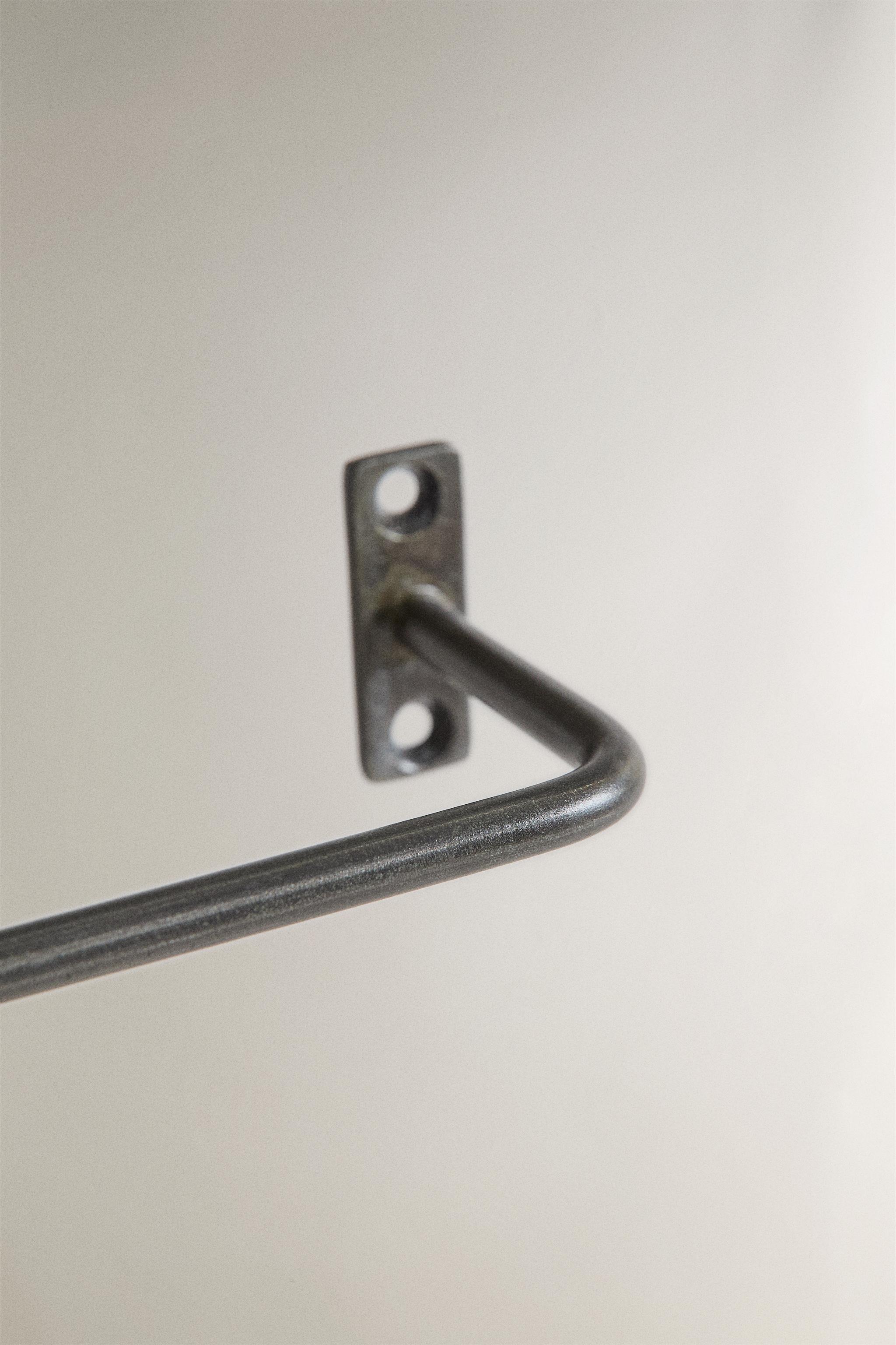 DARK METAL TOWEL RACK