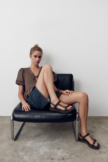 SANDALI CON FASCETTE ADESIVE - Marrone cioccolato di Zara