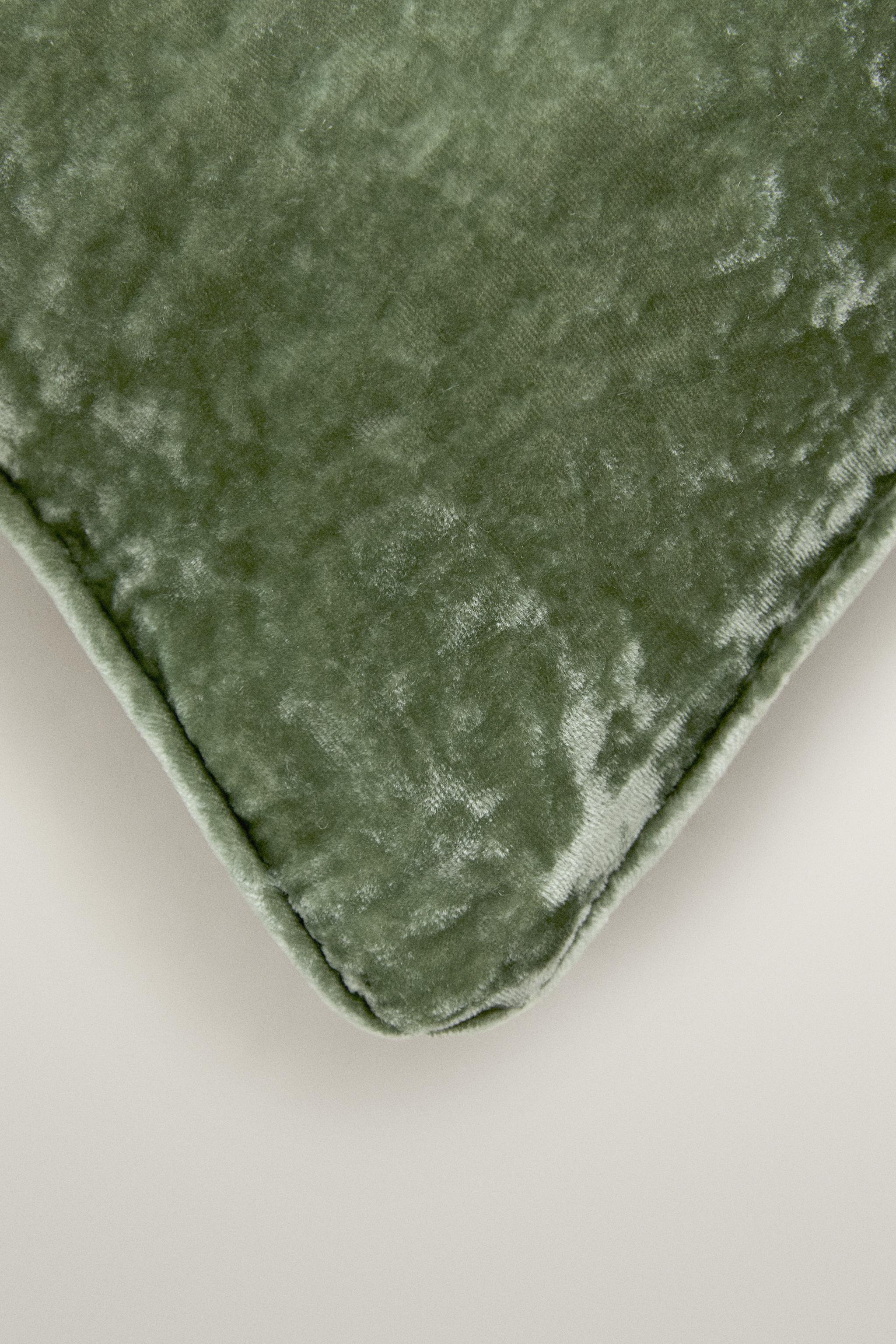 VELVET CUSHION COVER — Light green