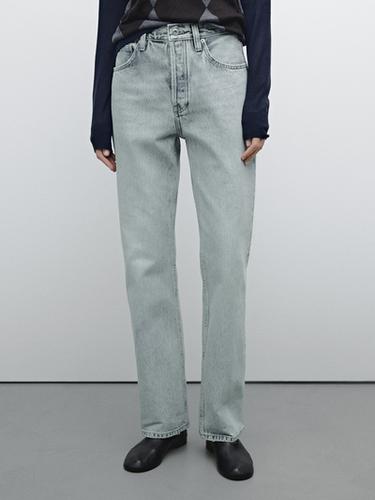 Jeans straight fit tiro alto - Azul claro de Zara