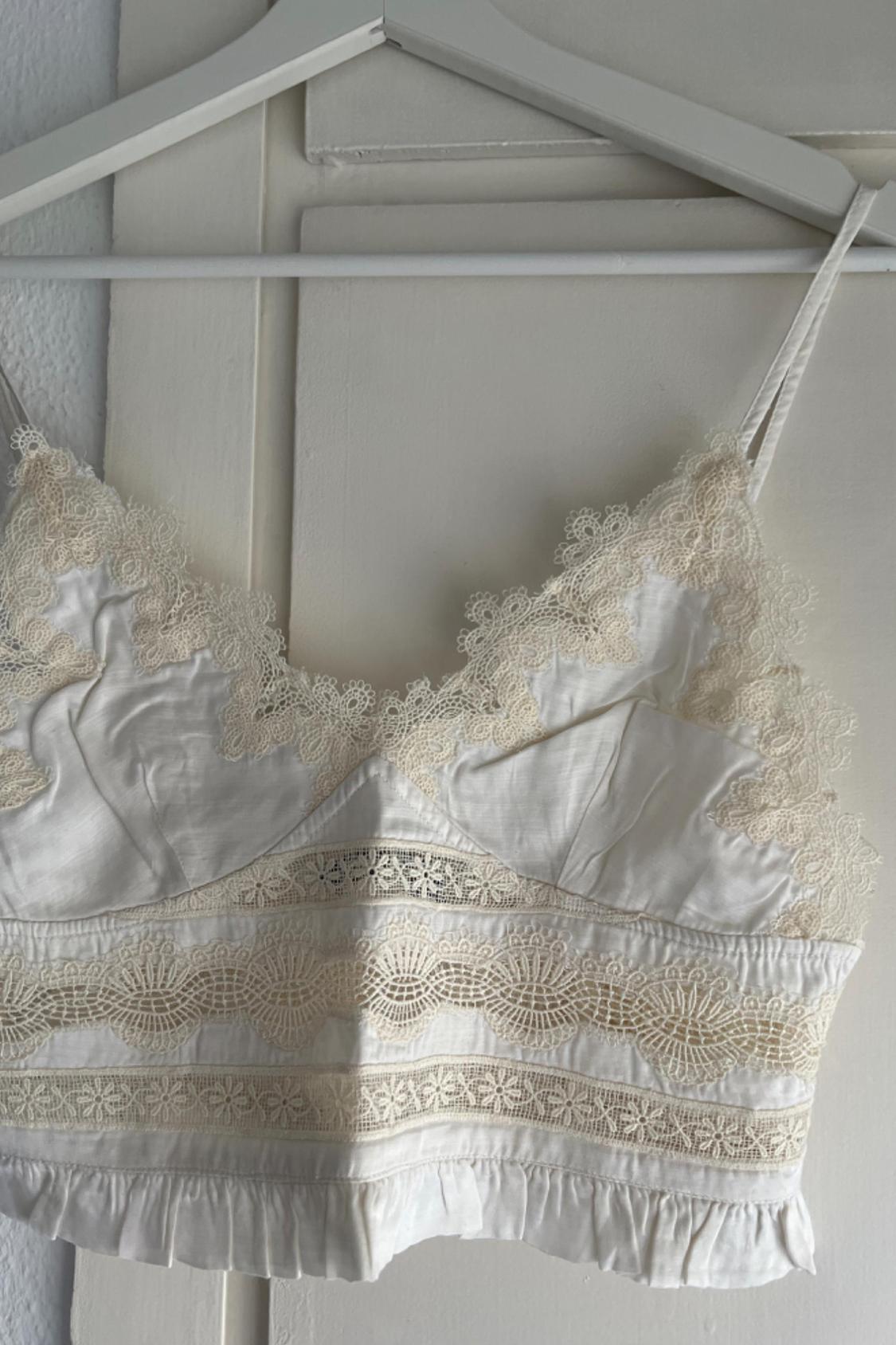 LACE-TRIMMED CROP TOP