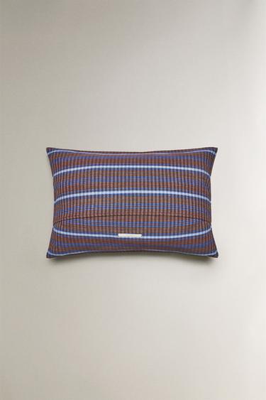 HOUSSE DE COUSSIN COTON RAYURES X TENSIRA - Bordeaux de Zara - Image 3
