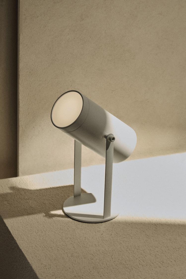 LAMP | CORDLESS USB RECHARGEABLE TABLE SPOTLIGHT — Ecru
