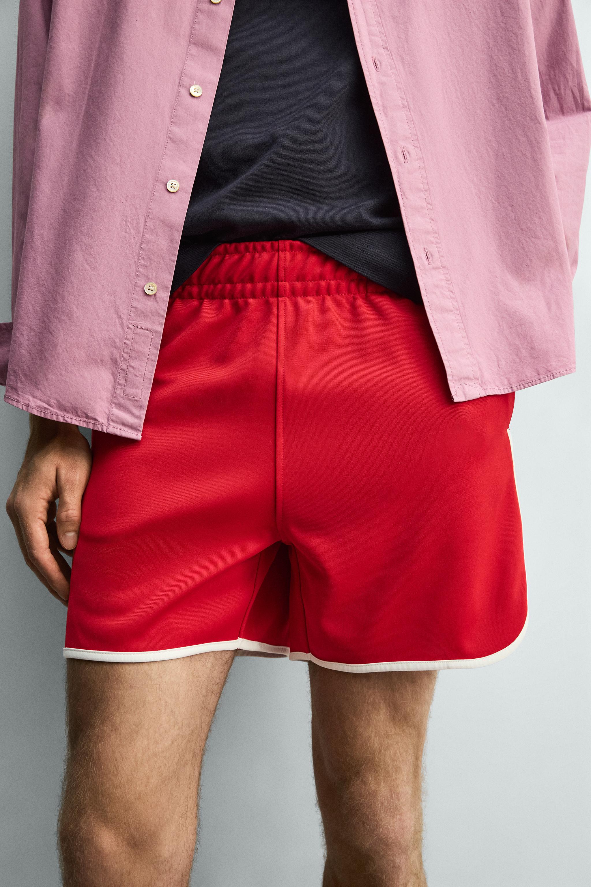 SHORTS WITH CONTRAST PIPING