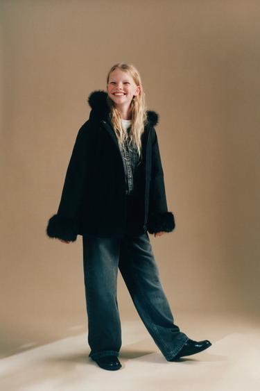ПАРКА С КАПЮШОНОМ И ИСКУССТВЕННЫМ МЕХОМ — ЧЕРНЫЙ от Zara