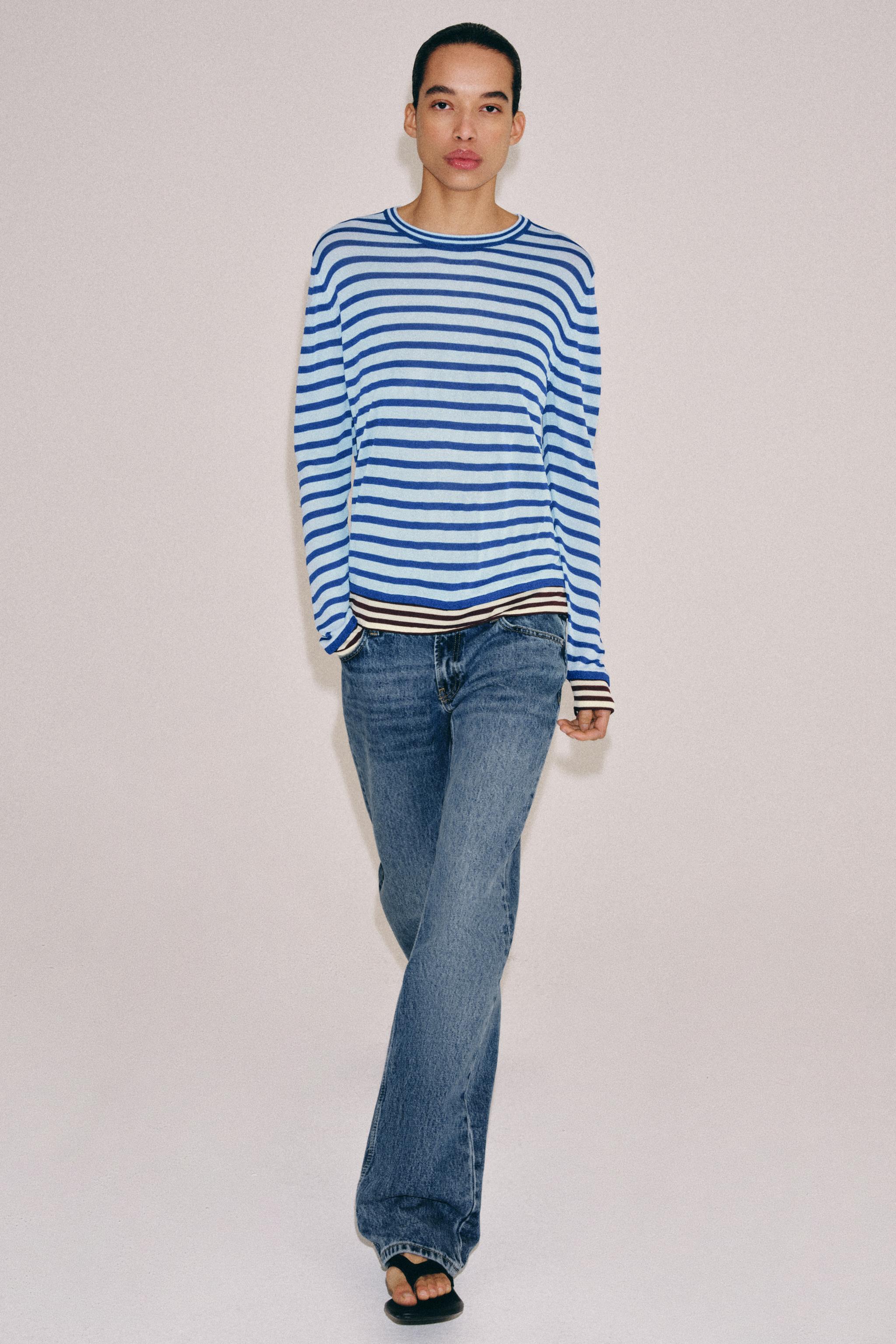 PULL EN MAILLE À RAYURES