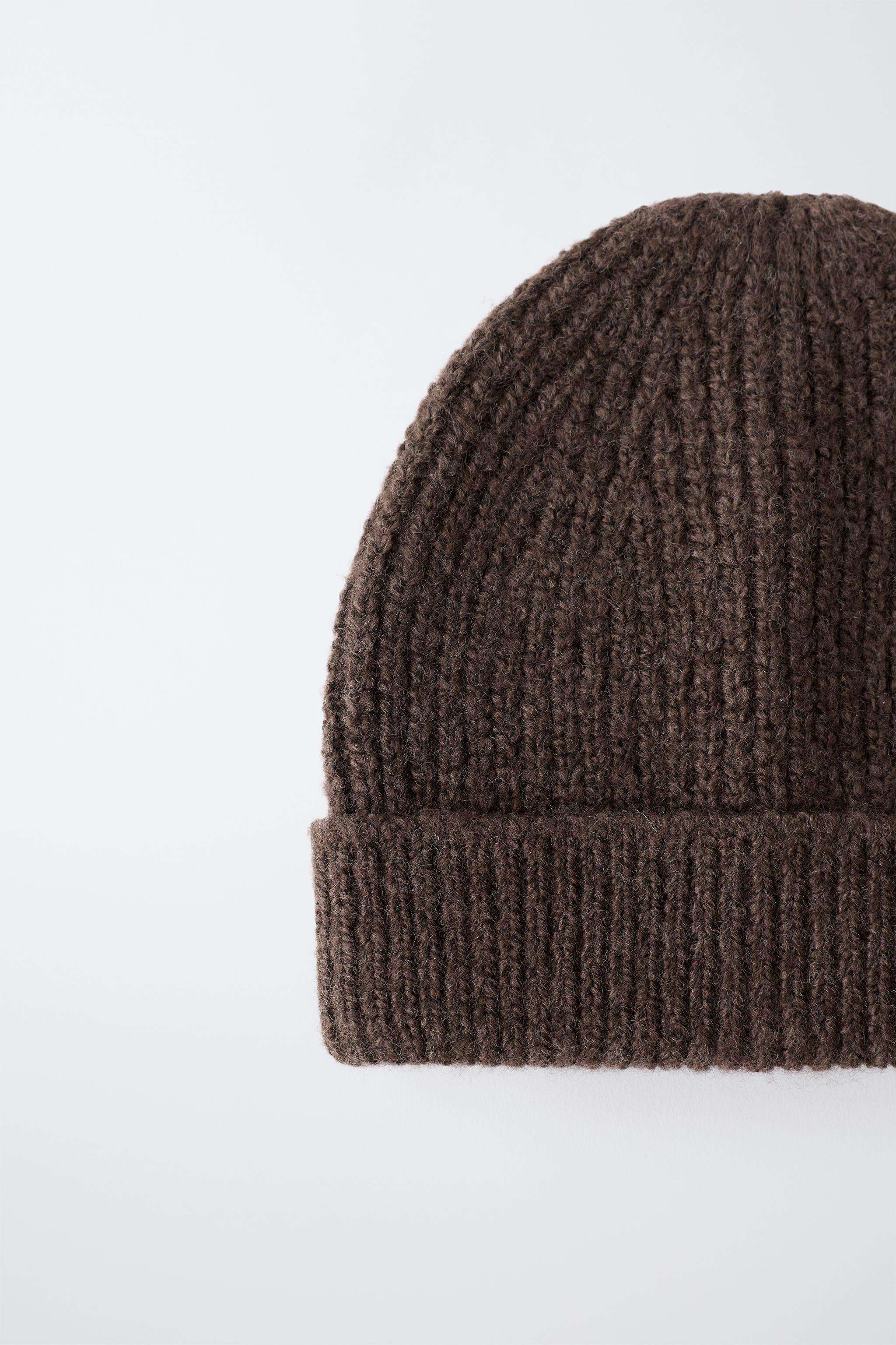 KNIT BEANIE HAT