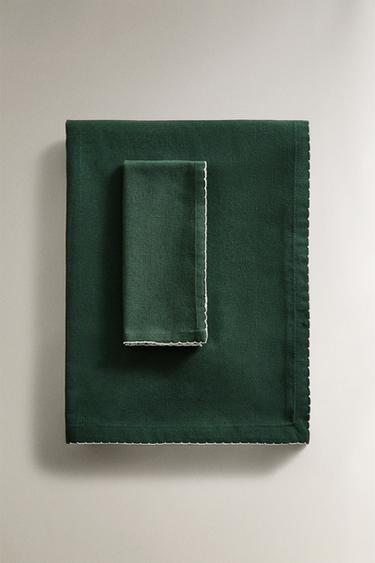 GESCHULPT TAFELKLEED - Groen van Zara