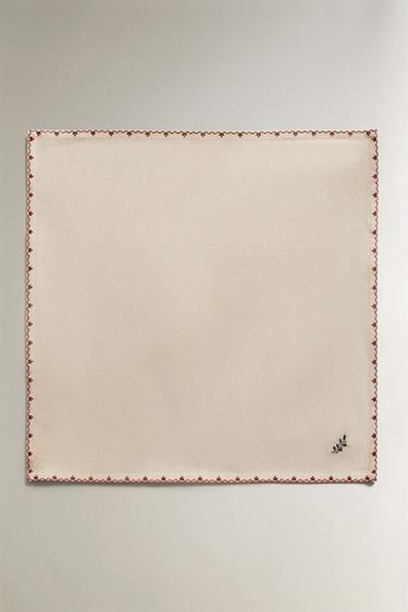 PACK OF CHRISTMAS NAPKINS WITH FLORAL EMBROIDERY (PACK OF 2) - Ecru by Zara - Image 1