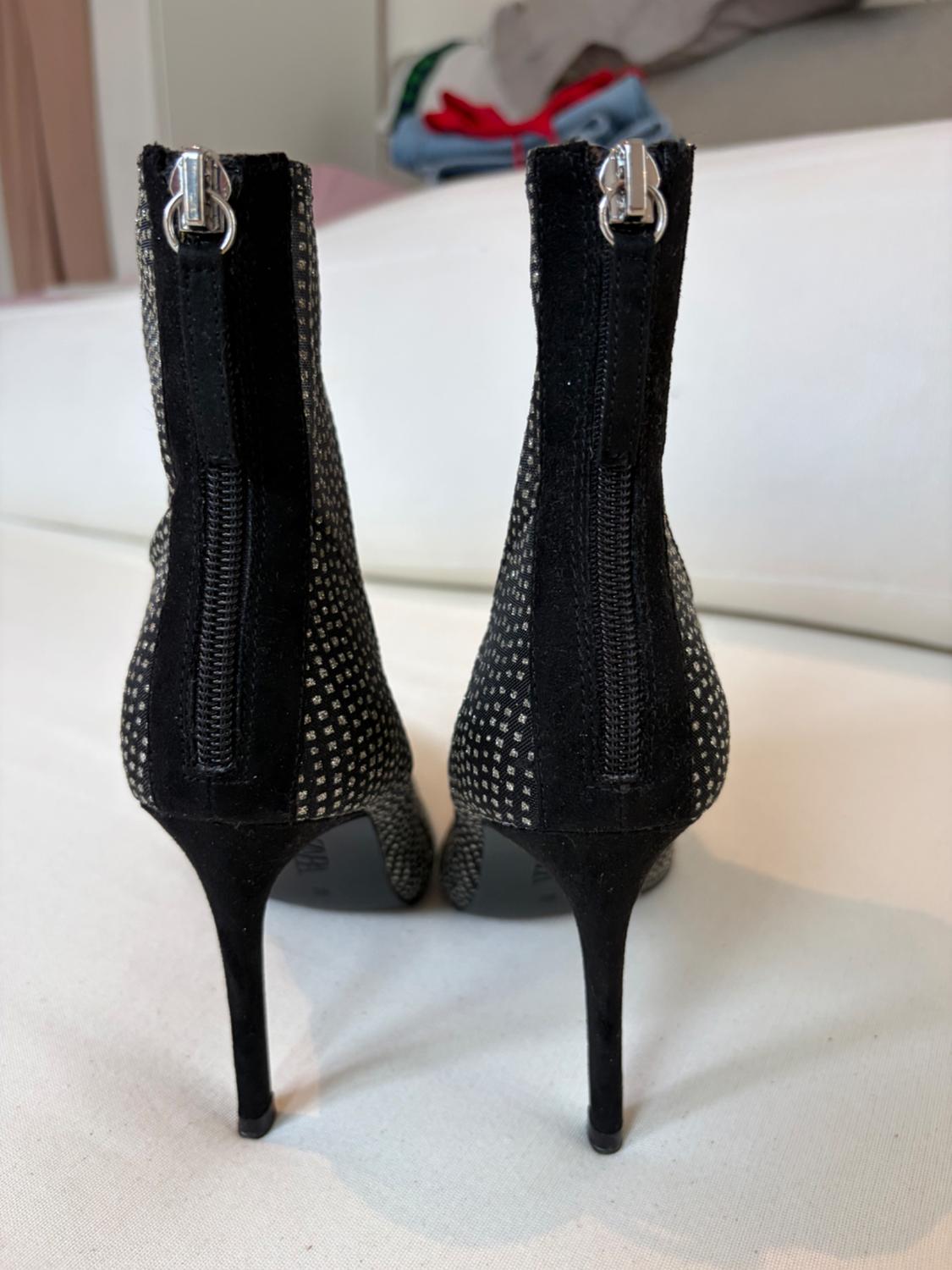 HIGHHEEL ANKLE BOOTS WITH RHINESTONES. POINTED TOE - Image 4
