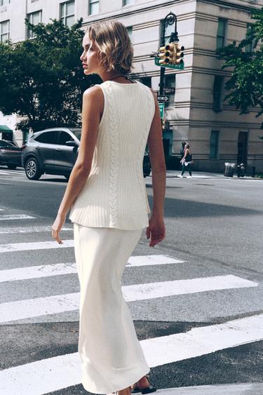 ПЛЕТЕН ТОП ПЕПЛУМ ОСМИЦИ - Екрю от Zara