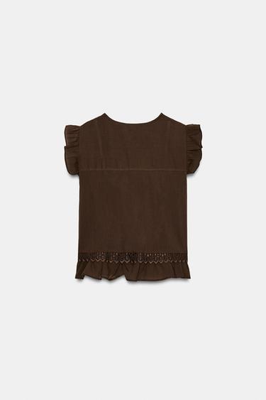BLUSA ENTREDOSES VOLANTES - Marrón de Zara