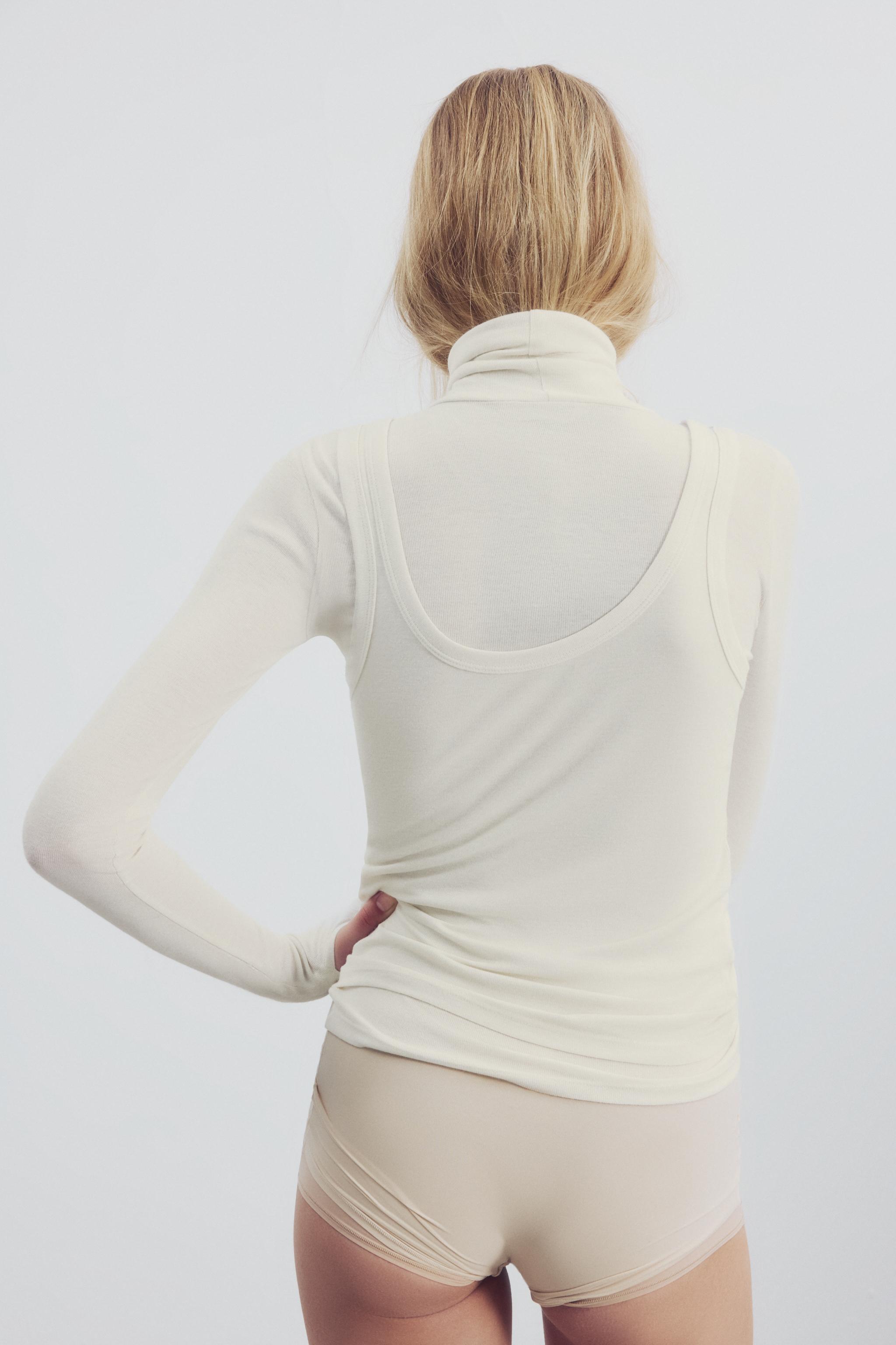 DOUBLE-LAYER EFFECT T-SHIRT