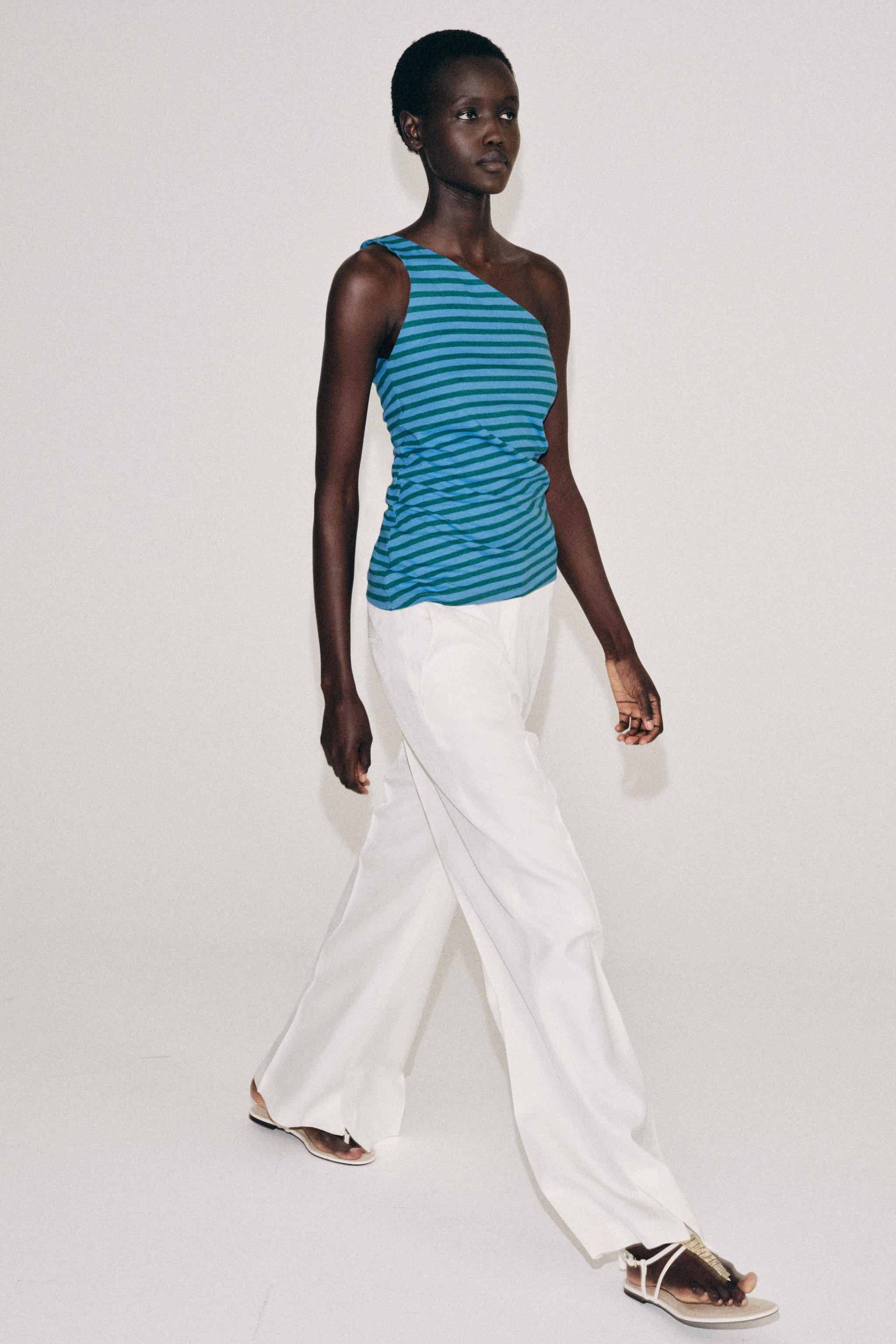 ASYMMETRIC STRIPED TOP