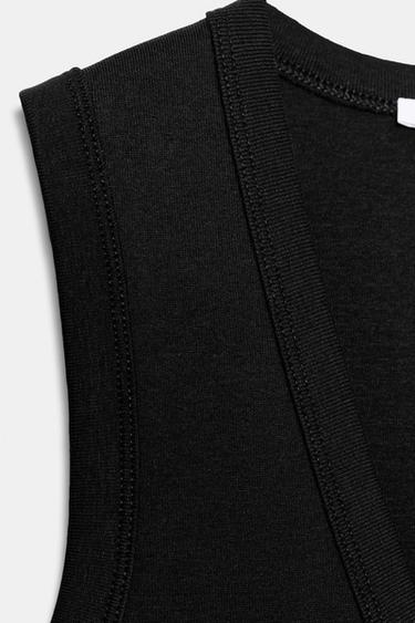 T-SHIRT EN COTON COL EN V - Noir de Zara - Image 2