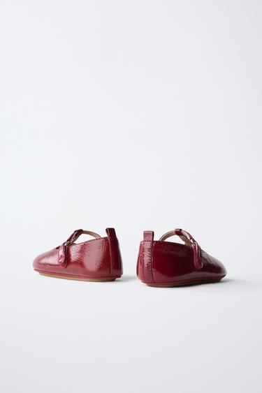 BALLERINES EN T VERNIES - Bordeaux de Zara - Image 4