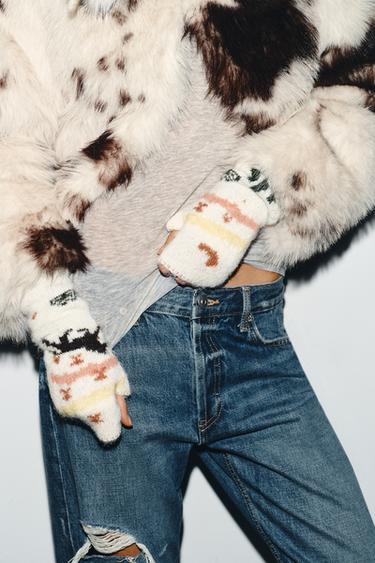 PRINTED KNIT MITTENS - Ecru by Zara