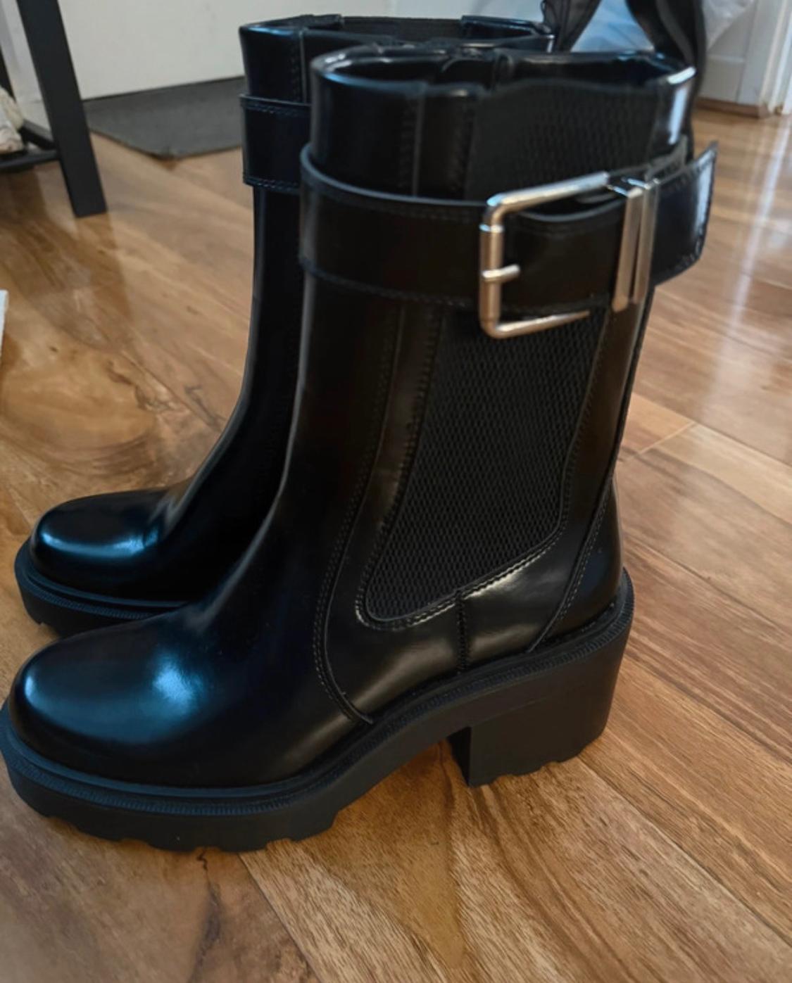 BOOTS - Image 3
