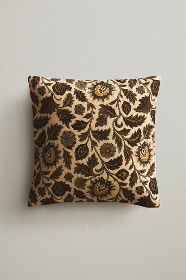 HOUSSE DE COUSSIN IMPRIMÉ FLEURI - Beige clair de Zara - Image 4