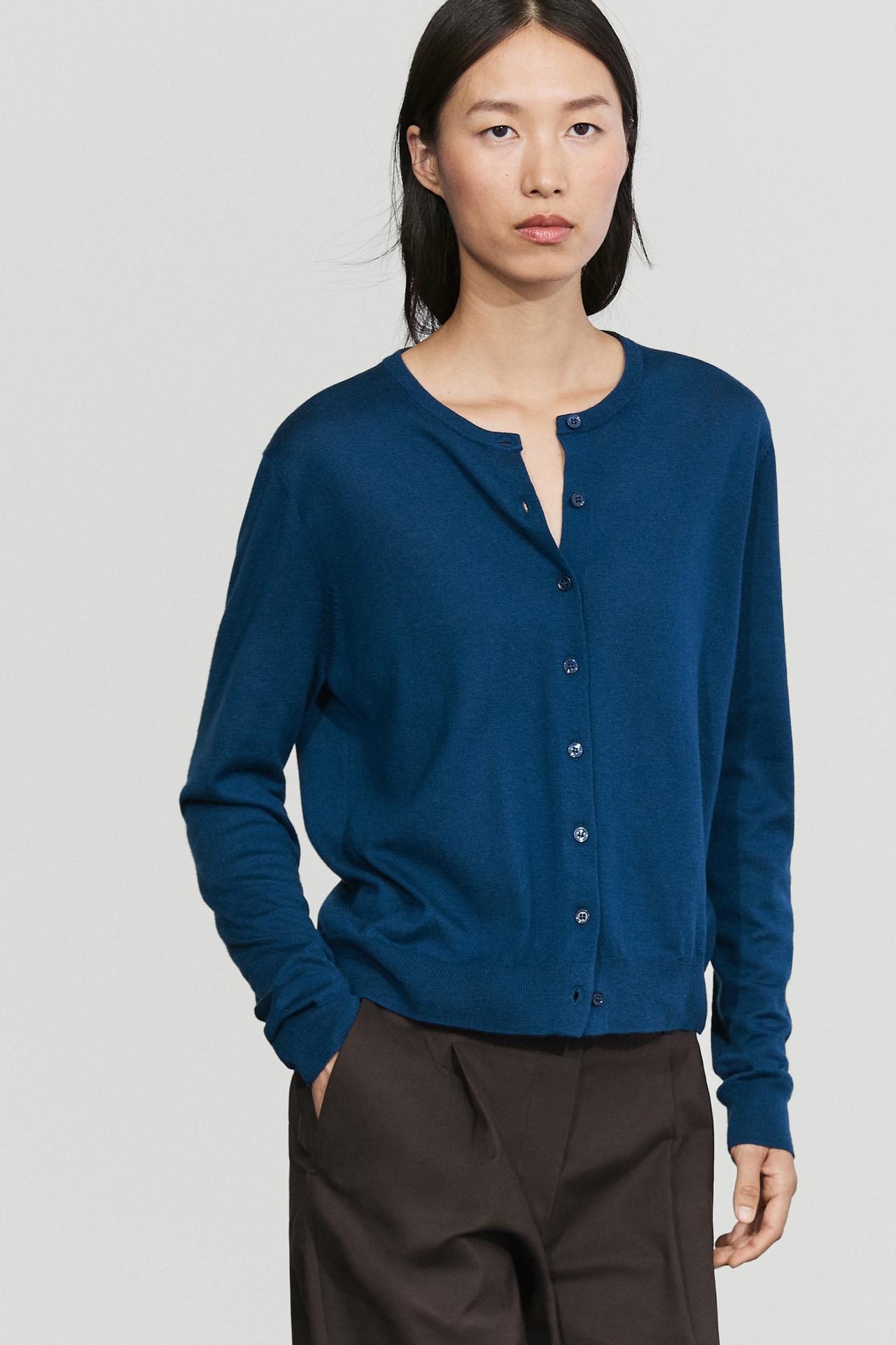 Fine-knit round neck cardigan — Bluish