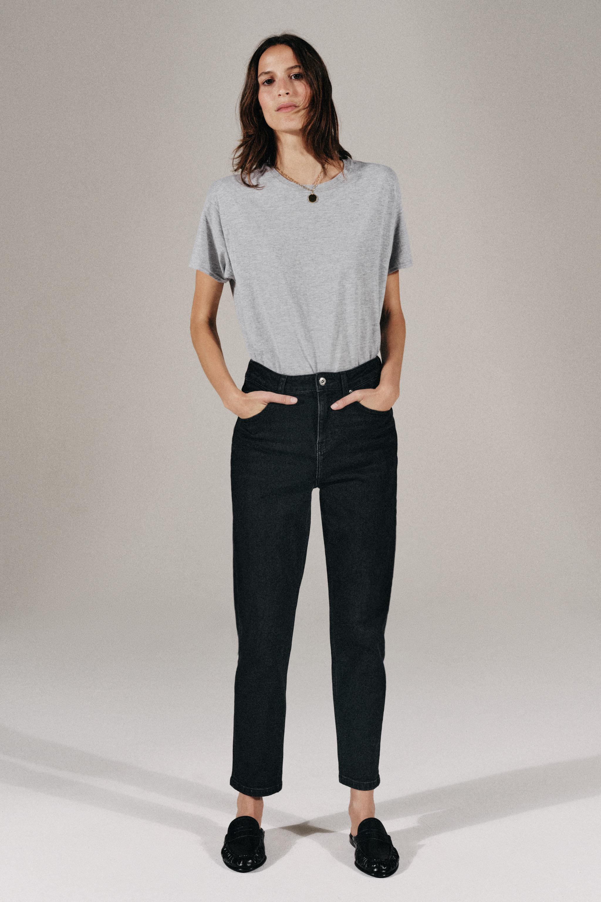Z1975 HIGH-RISE MOM FIT JEANS — Black