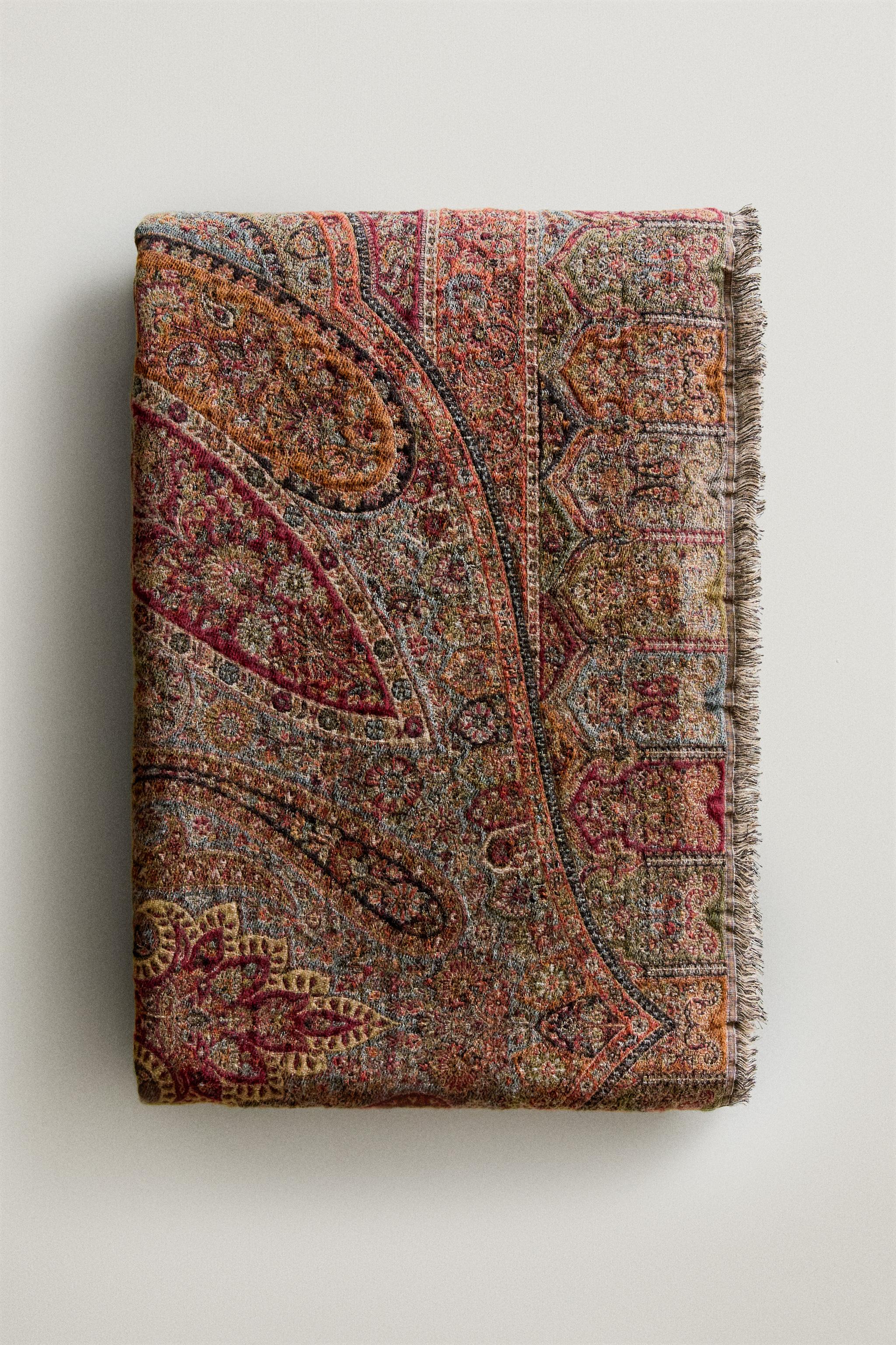COUVERTURE JACQUARD CACHEMIRE