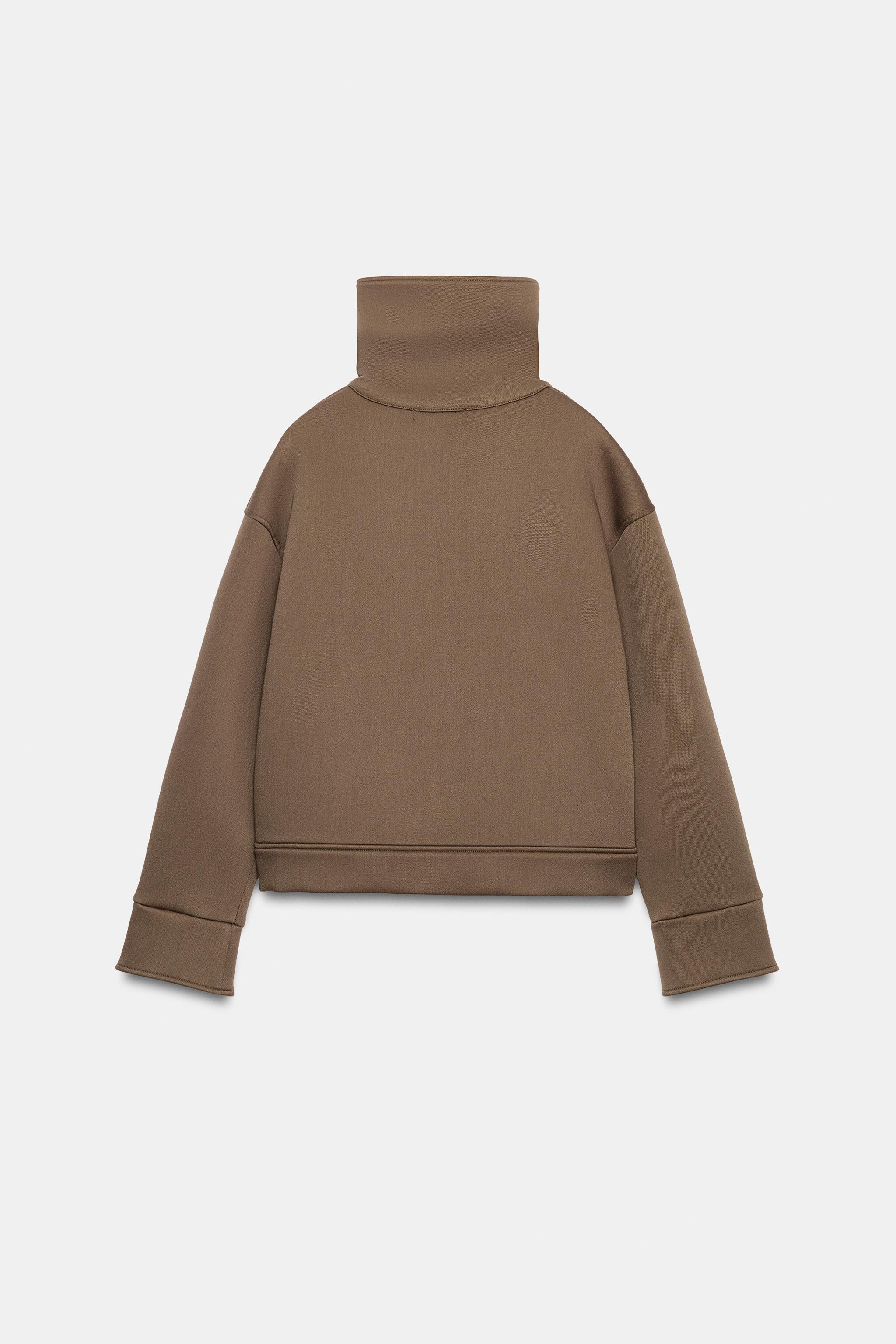 CONTRAST HIGH-NECK JACKET