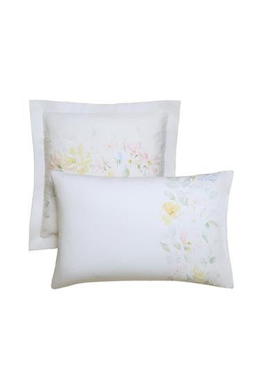 WATERCOLOUR FLOWER PRINT PILLOWCASE - Oyster-white by Zara