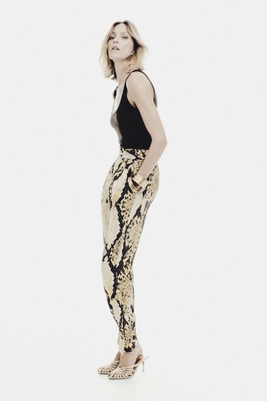 PANTALÓN ESTAMPADO ANIMAL ZW COLLECTION - Khaki de Zara - Imagen 0