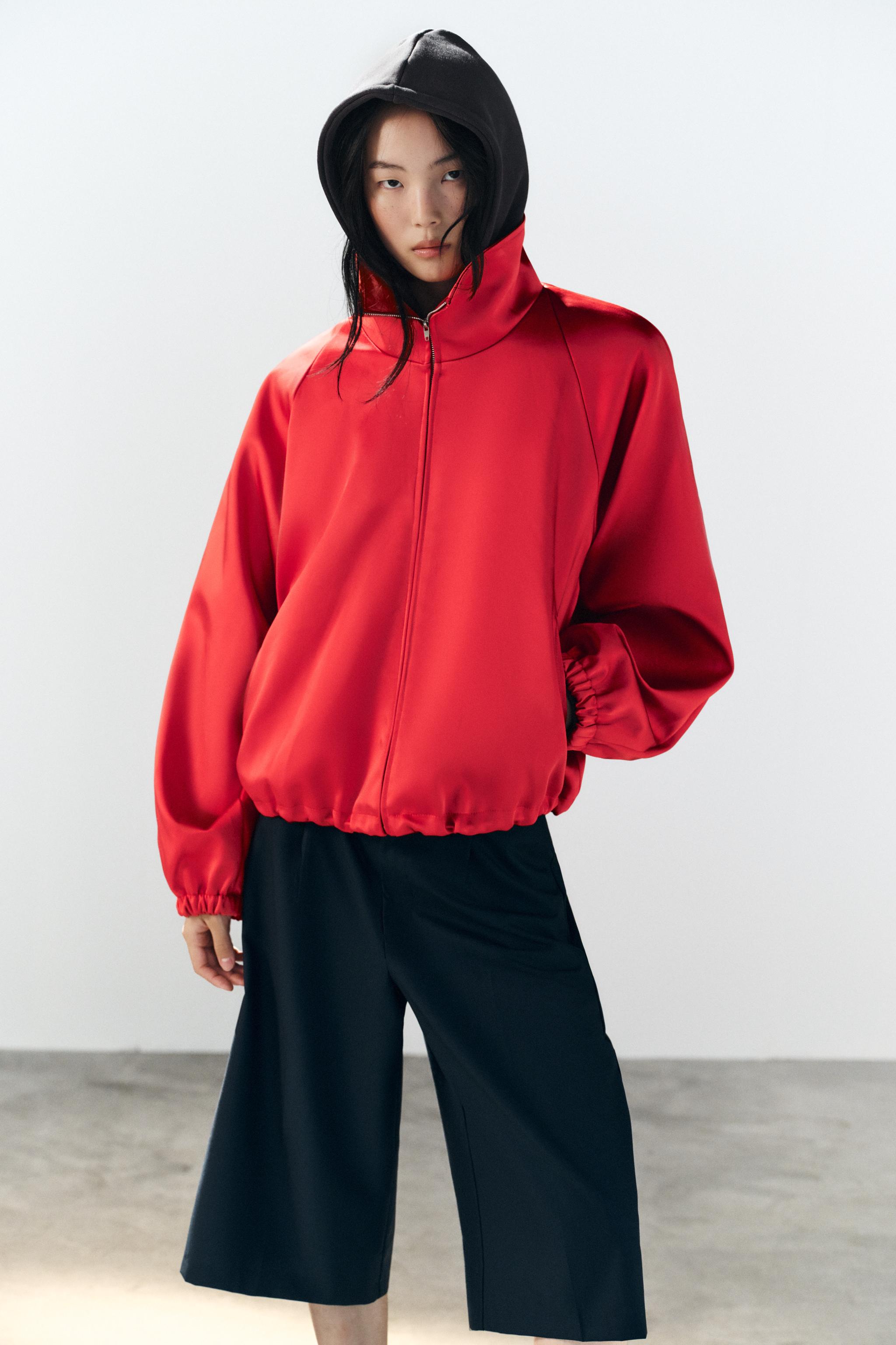 BLOUSON SATINÉ À ÉPAULETTE