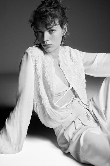 БЛУЗА С ВЫШИВКОЙ С БУСИНАМИ — ZW COLLECTION — ЭКРЮ от Zara