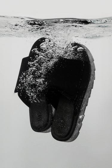 SANDÁLIA ACOLCHOADA - Preto da Zara