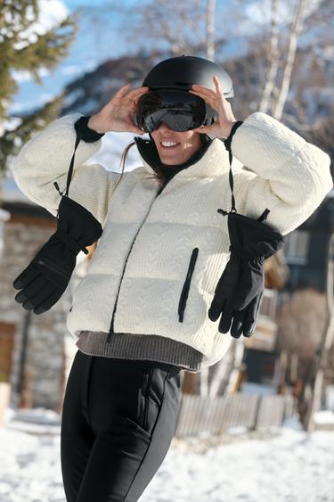 GEFÜTTERTER ANORAK MIT LAMMFELLIMITAT, 80 % DAUNEN, 20 % FEDERN, HEIQ XREFLEX™ RECCO® TECHNOLOGY SKIKOLLEKTION - Cremefarben von Zara