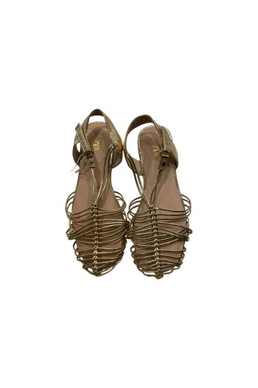STRAPPY GOLD SANDALS FOR GIRLS