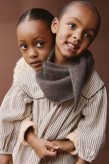 LOOK - RÅHVID-GRANATRØD fra Zara