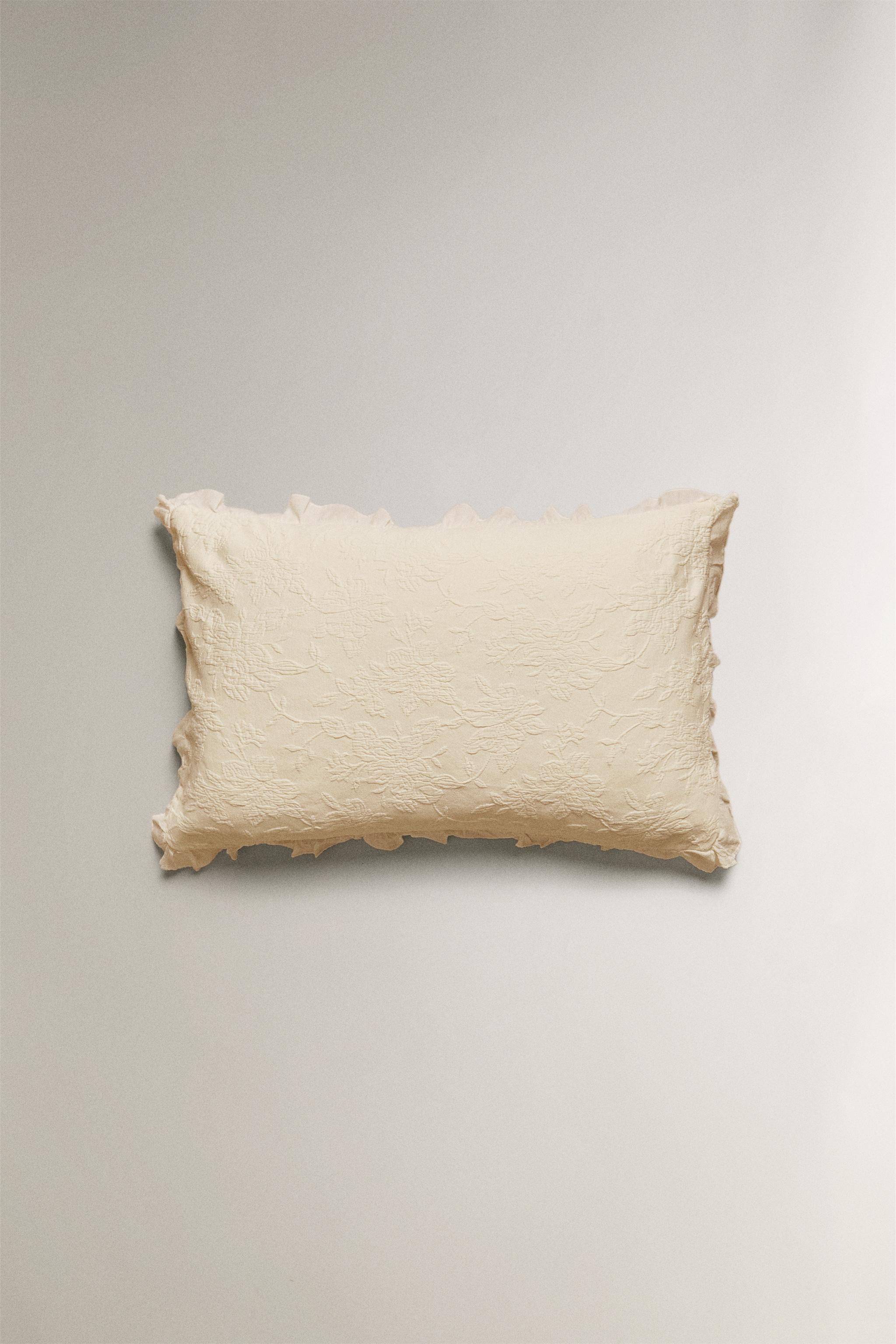 JACQUARD THROW PILLOW COVER WITH RUFFLES