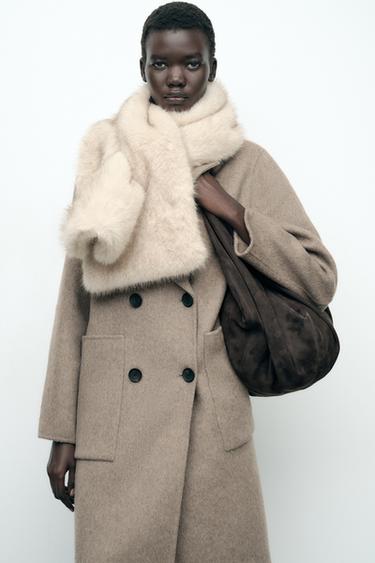 PLAIN FAUX FUR SCARF - Ecru by Zara